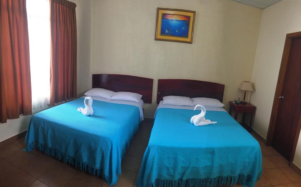 Hostal Baltra Puerto Ayora  Eksteriør billede